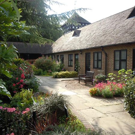 Hever Hotel Идънбридж Екстериор снимка