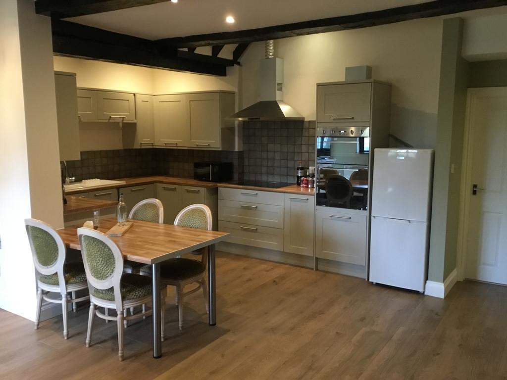 Hever Hotel Идънбридж Екстериор снимка