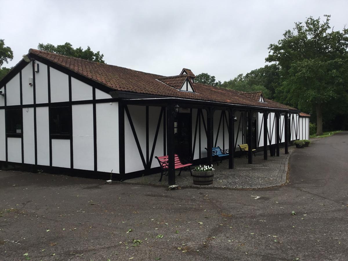 Hever Hotel Идънбридж Екстериор снимка