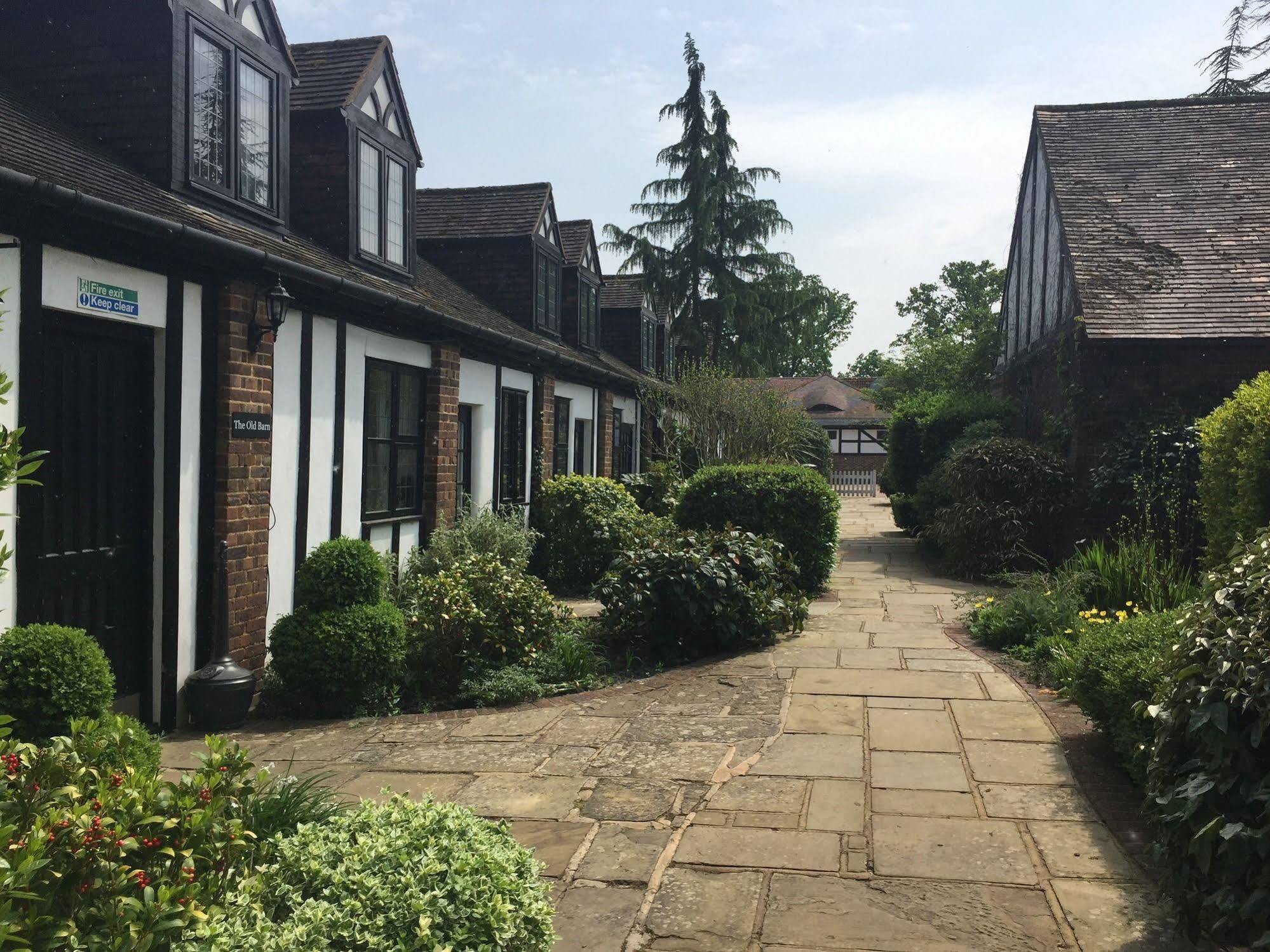 Hever Hotel Идънбридж Екстериор снимка